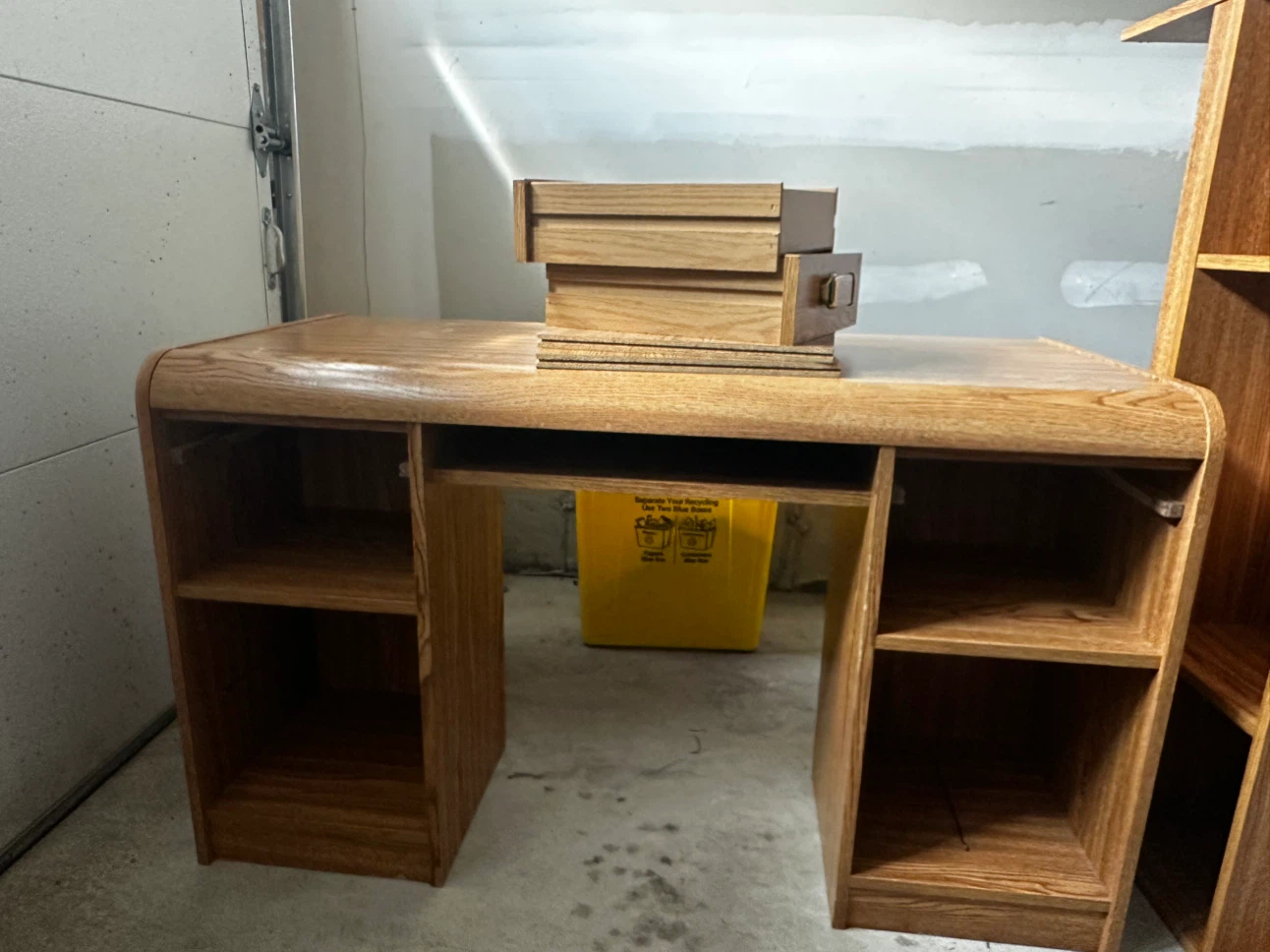 Table/Desk + Bookshelf - photo 3