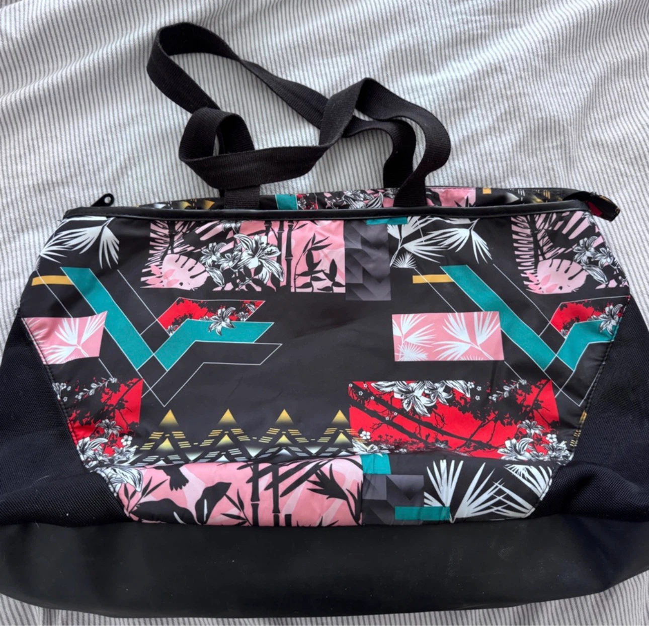 Adidas Patterned Tote with top zipper - photo 2
