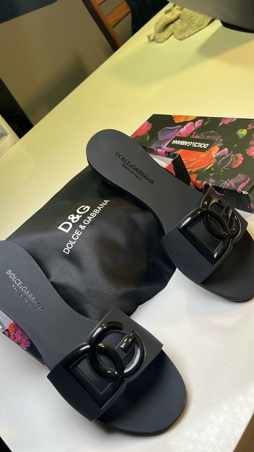 Dolce & Gabbana black slide sandals - photo 3