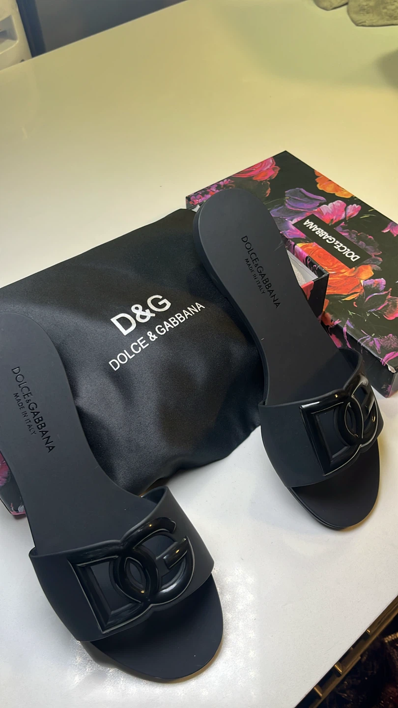 Dolce & Gabbana black slide sandals - photo 4