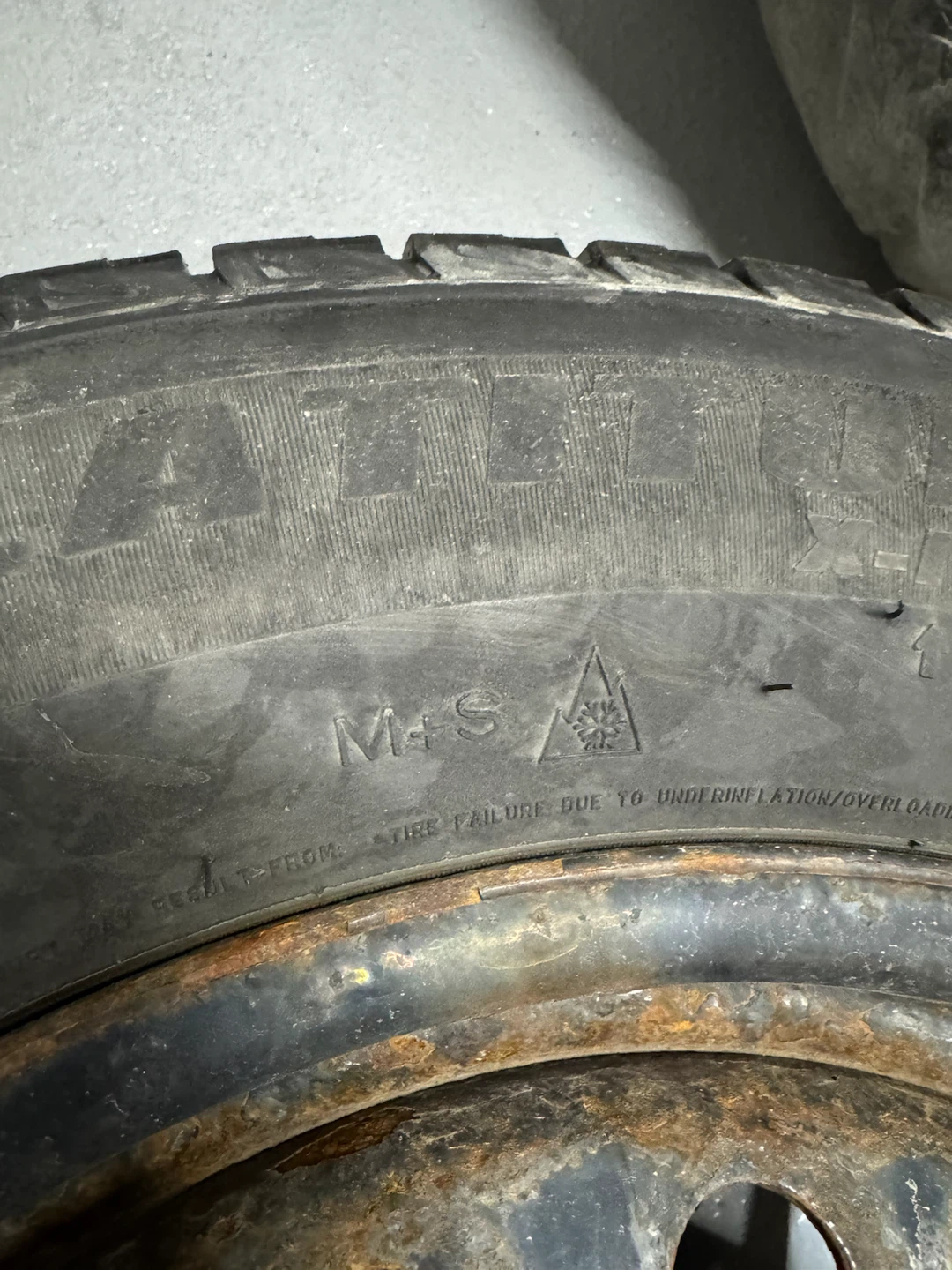 Michelin Winter Tire with Rim - photo 3