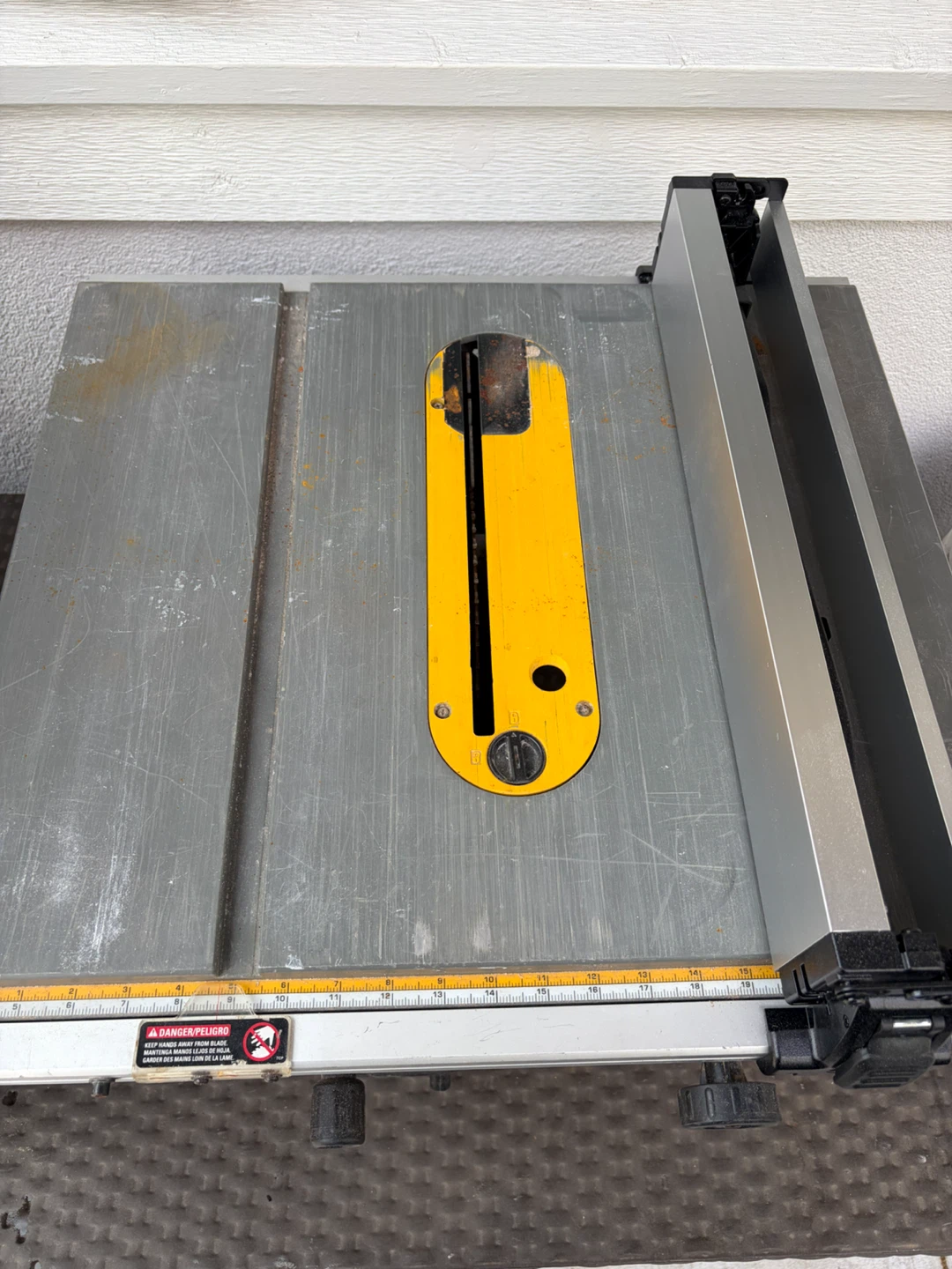 DEWALT Table Saw