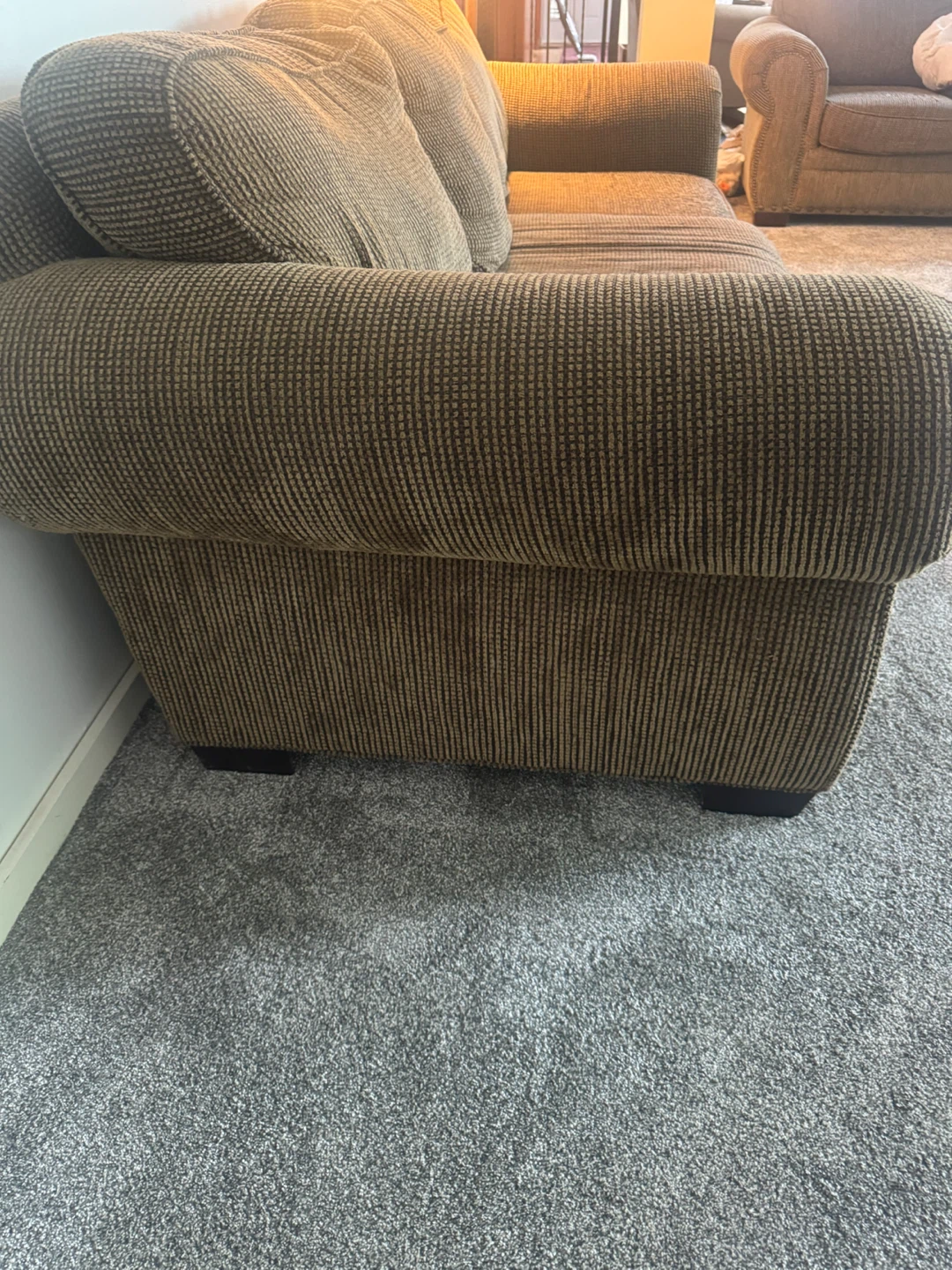 2 identical couches - photo 3