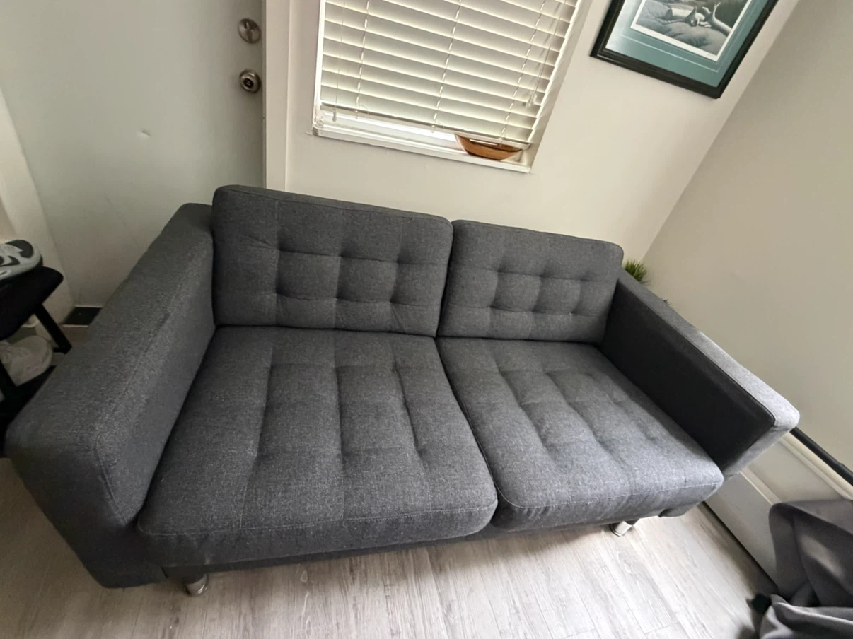 Couch - photo 2
