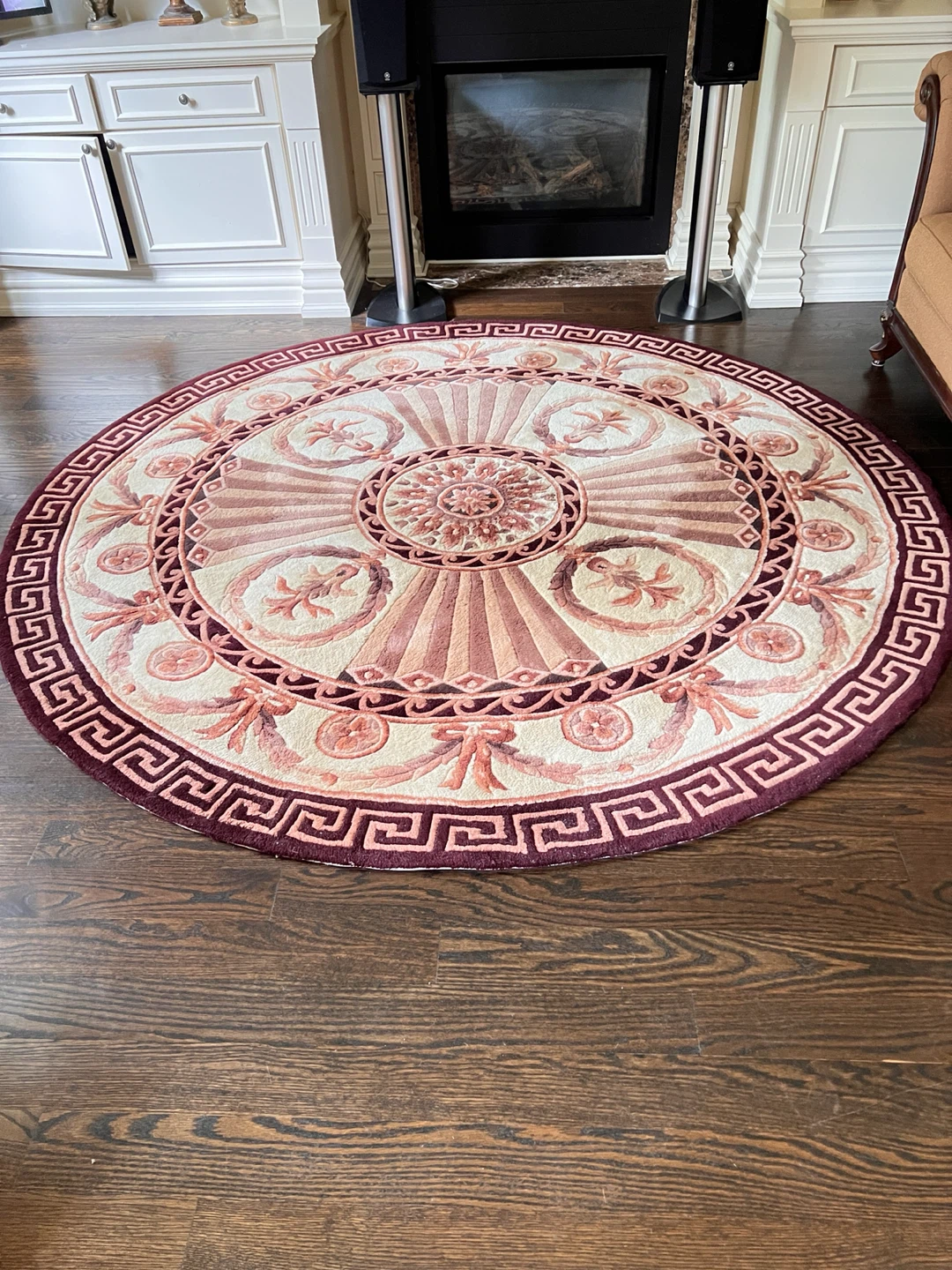 Round Area Rug with Greek Key Border