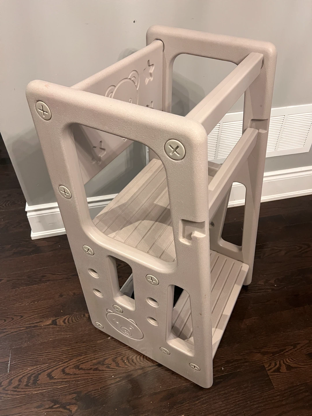 Adjustable Toddler Tower (plastic, light and  easy to clean) - photo 4