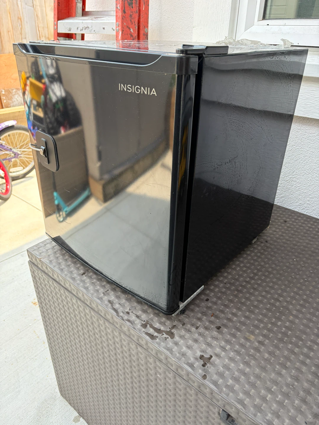 Insignia Black Mini Fridge - photo 3