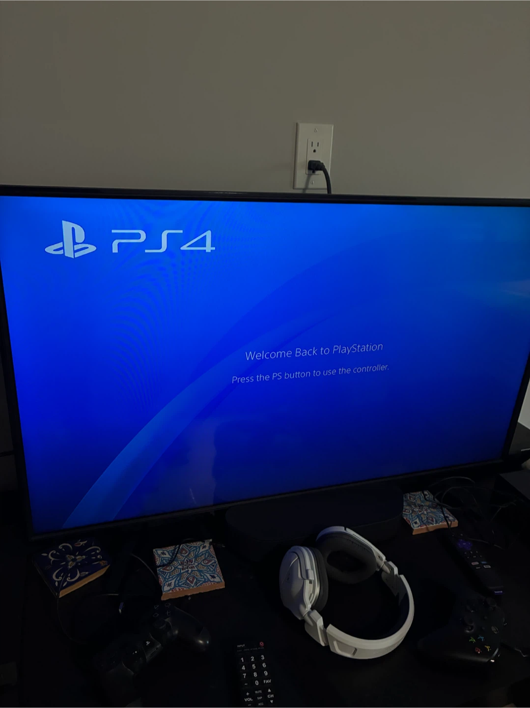 PlayStation 4 Console with Games - photo 2