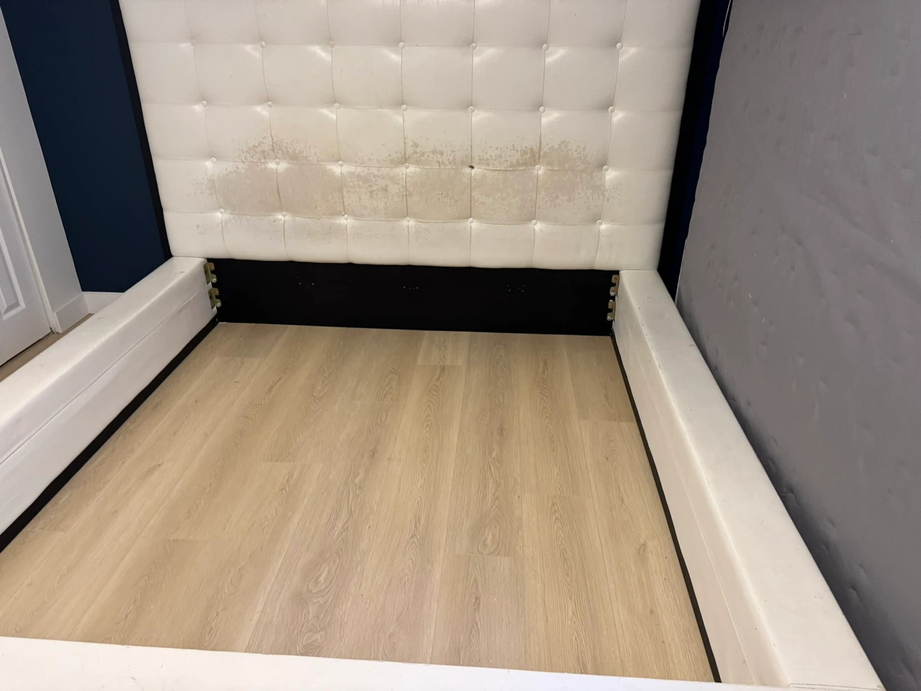 White Faux Leather Platform Bed Frame with Tufted Headboard - photo 5