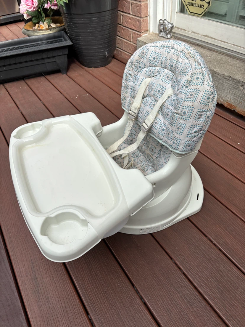 The First Years Booster Seat - photo 2