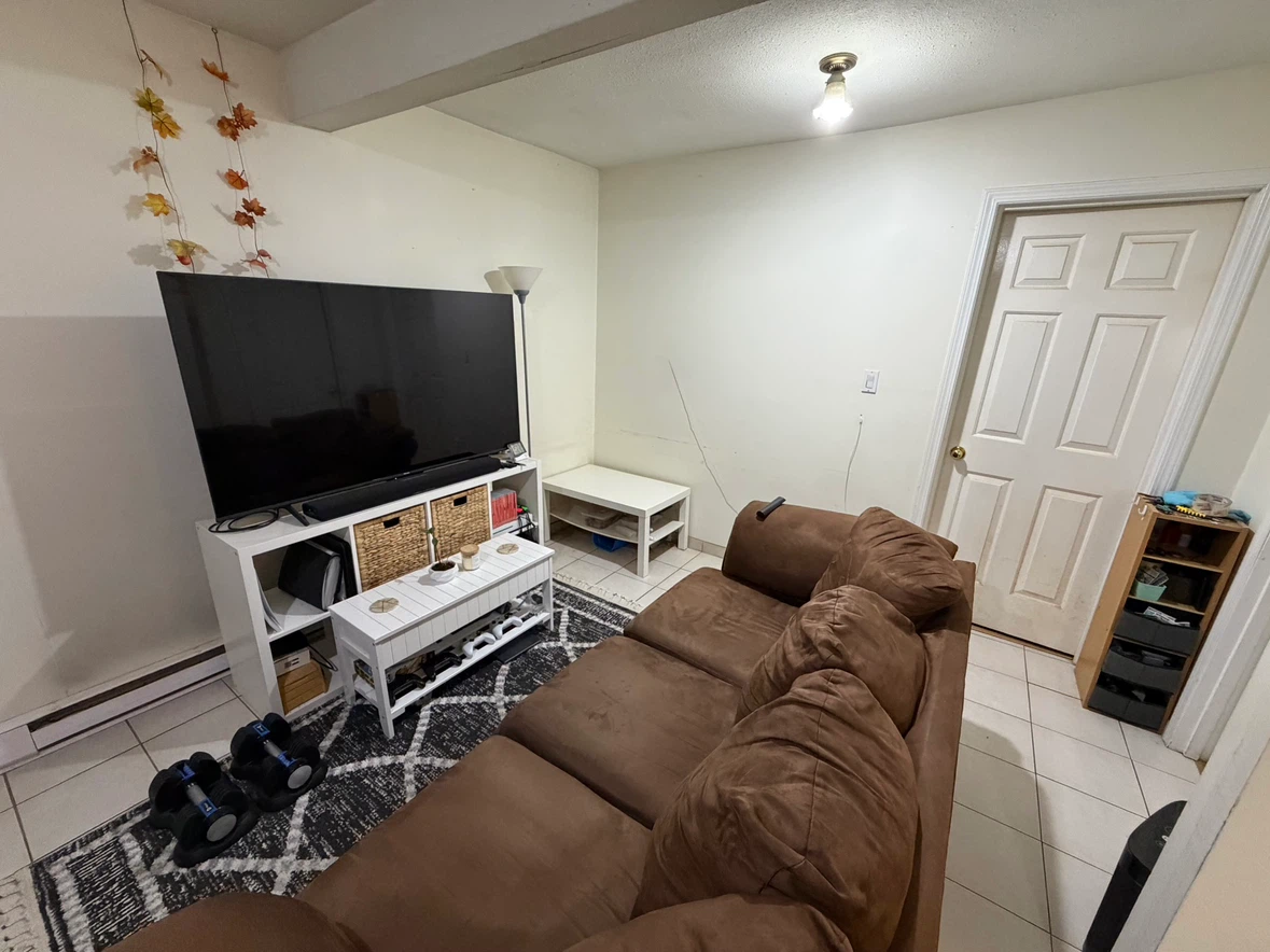 ground level 2BR private suite with parking spot - photo 3