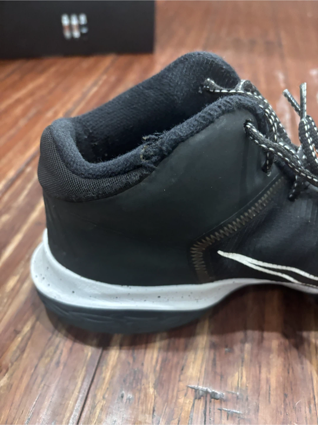 Nike Kyrie Basketball Shoes - photo 5