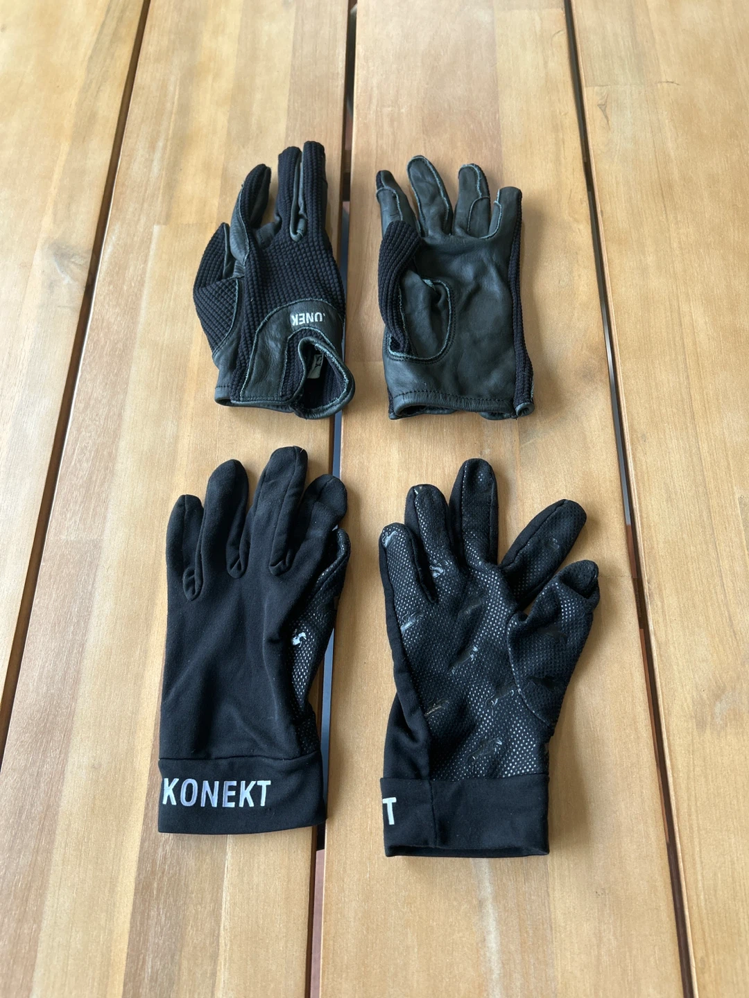 KONEKT Equestrian Gloves
