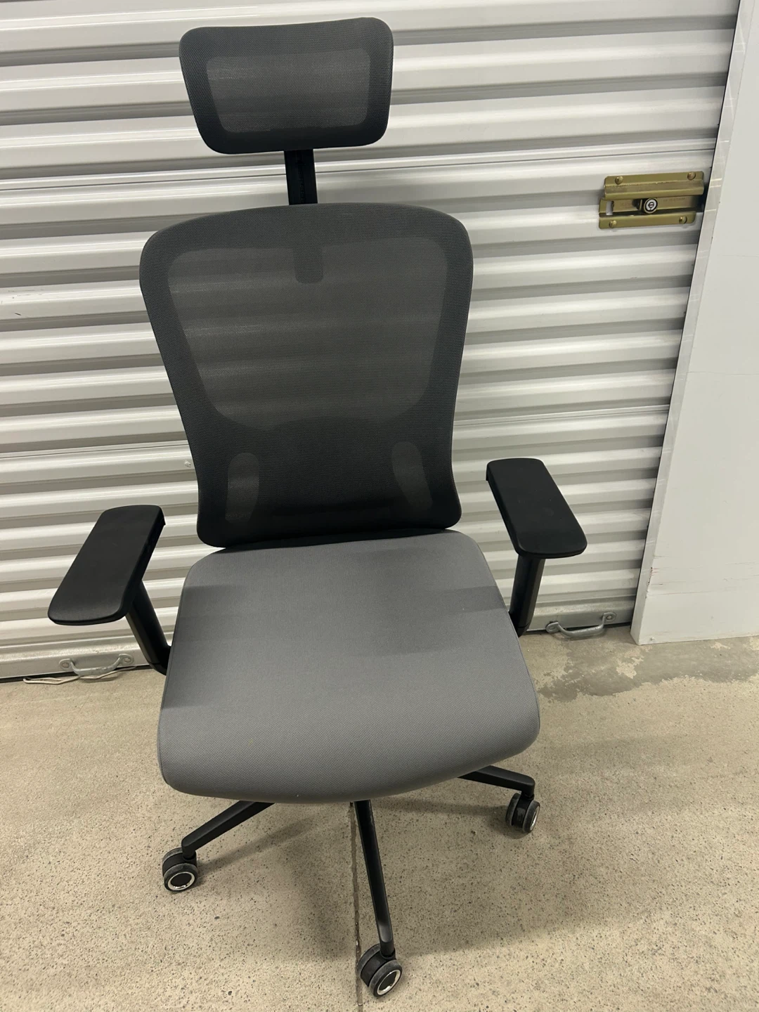 New Ergonomic Mesh Office Chair with Headrest - photo 2
