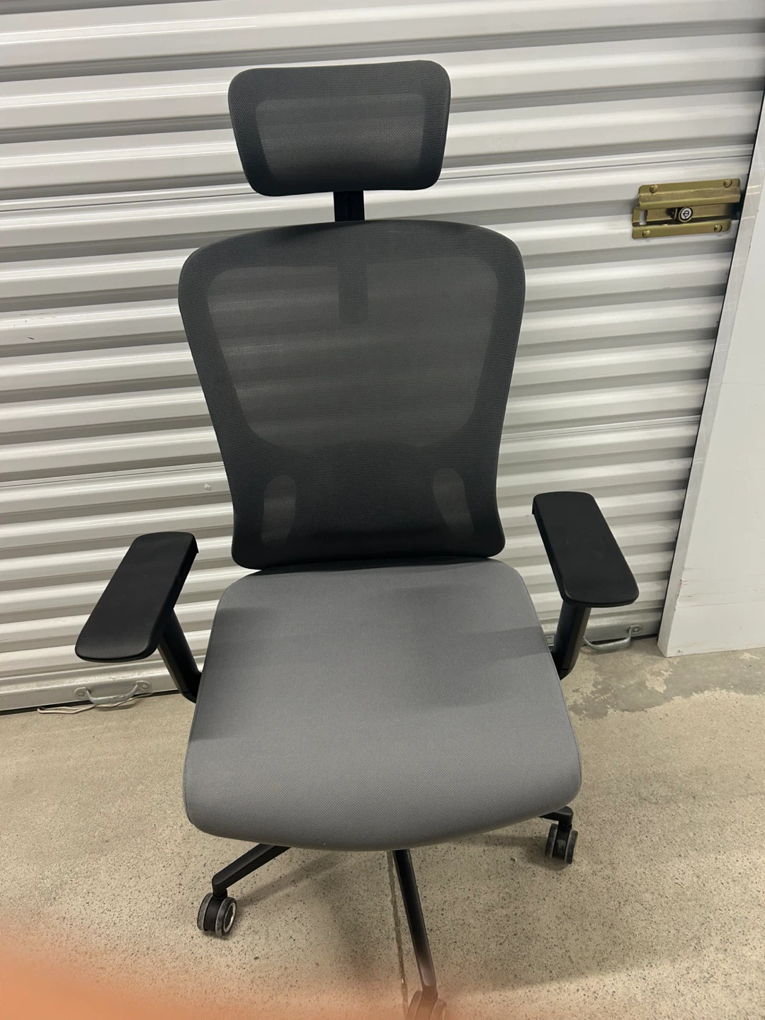 New Ergonomic Mesh Office Chair with Headrest - photo 3