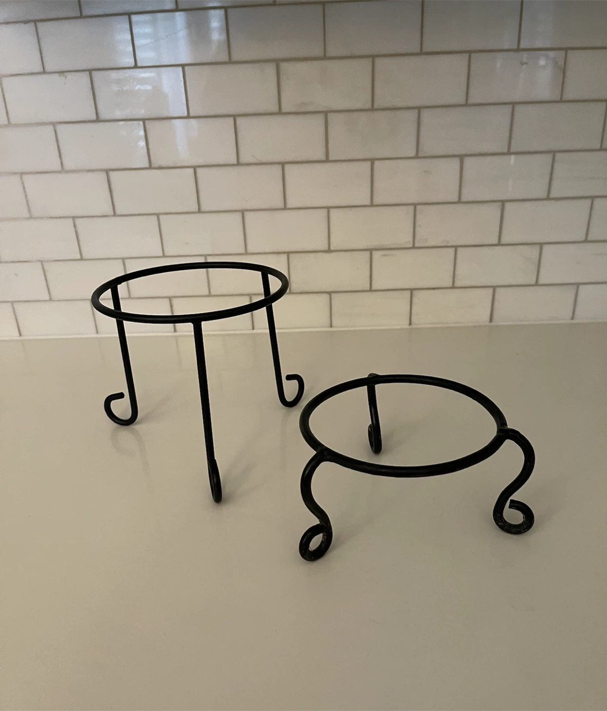 Set of 2 Metal Plate / Plant Stands