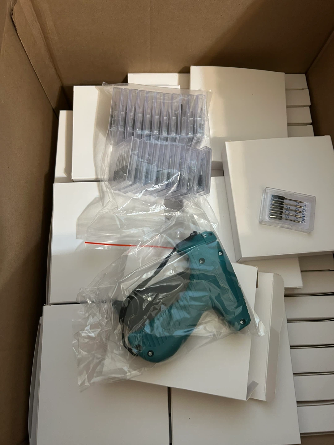 Standard Tagging Gun & Replacement Needles