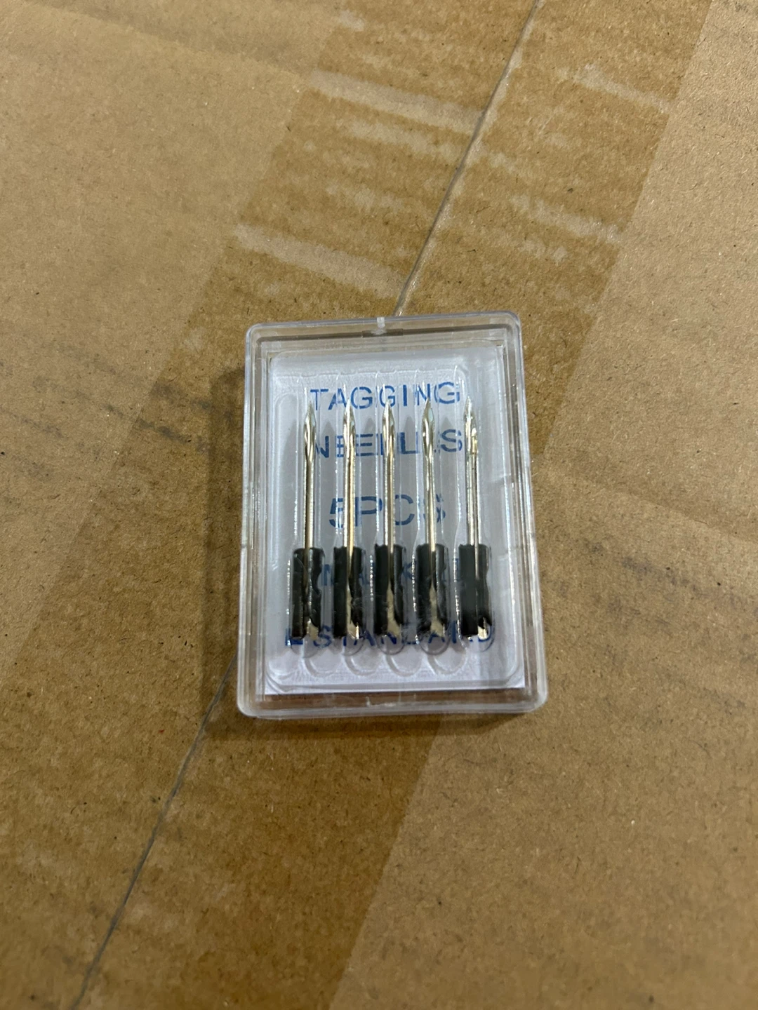 Standard Tagging Gun & Replacement Needles - photo 3