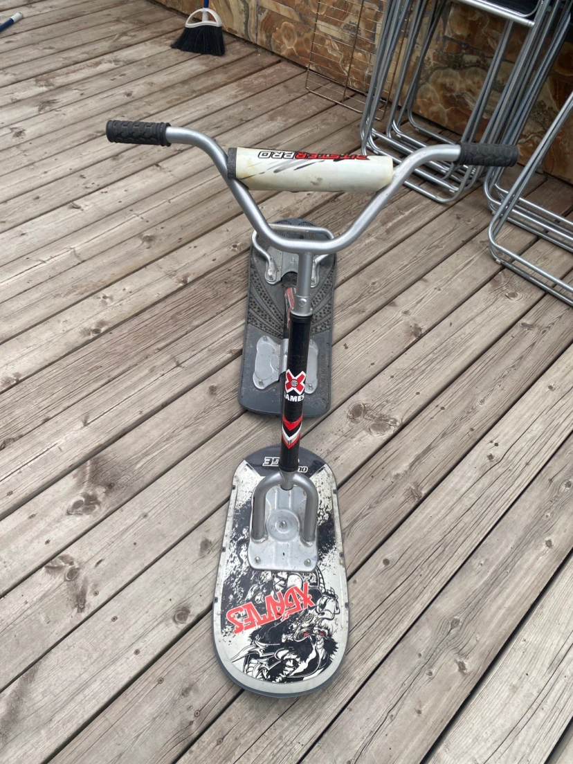 YJ-Snowboard Style Scooter