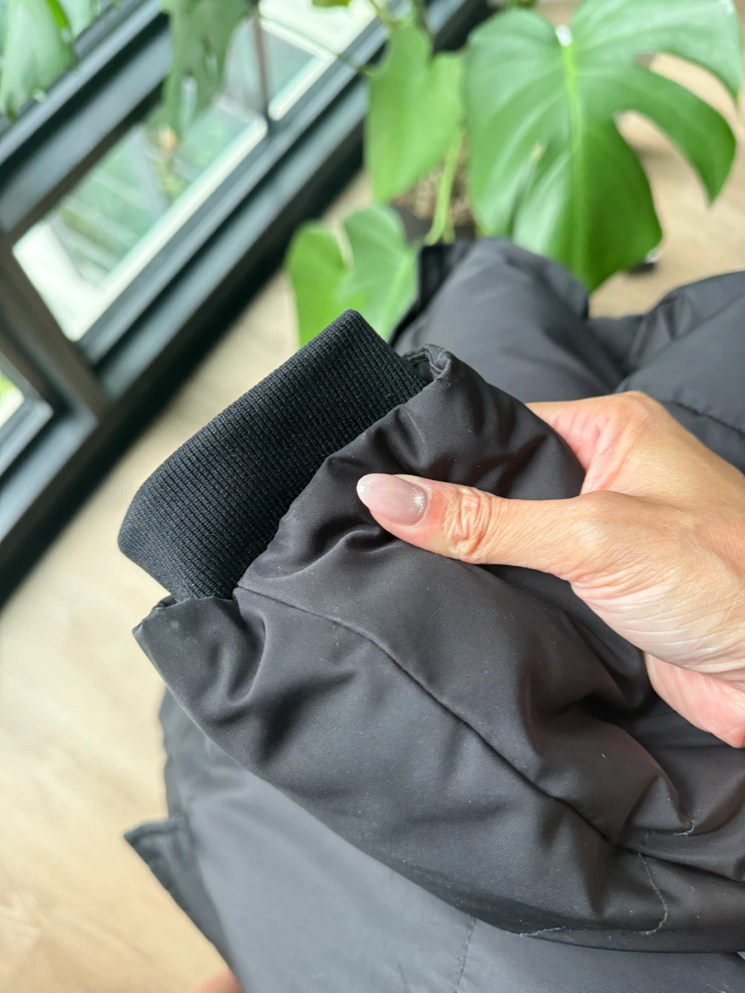 Everlane Renew Long Parka in Black Size S - photo 4