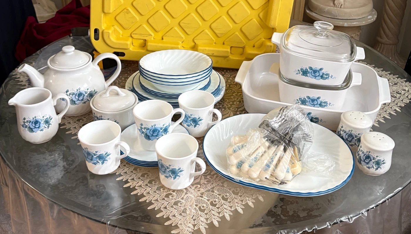 Corelle Blue Floral Dinnerware Set of 4