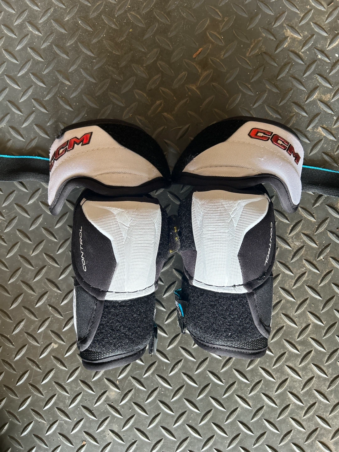CCM Junior Hockey Elbow Pads - Medium
