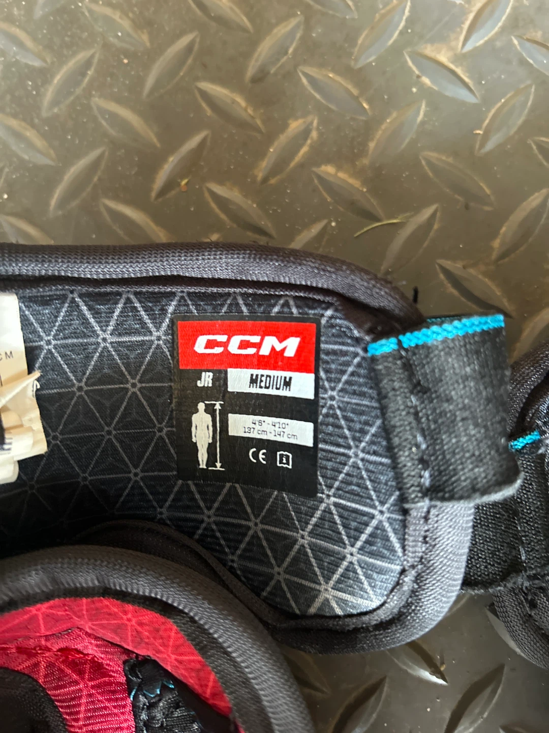 CCM Junior Hockey Elbow Pads - Medium - photo 3