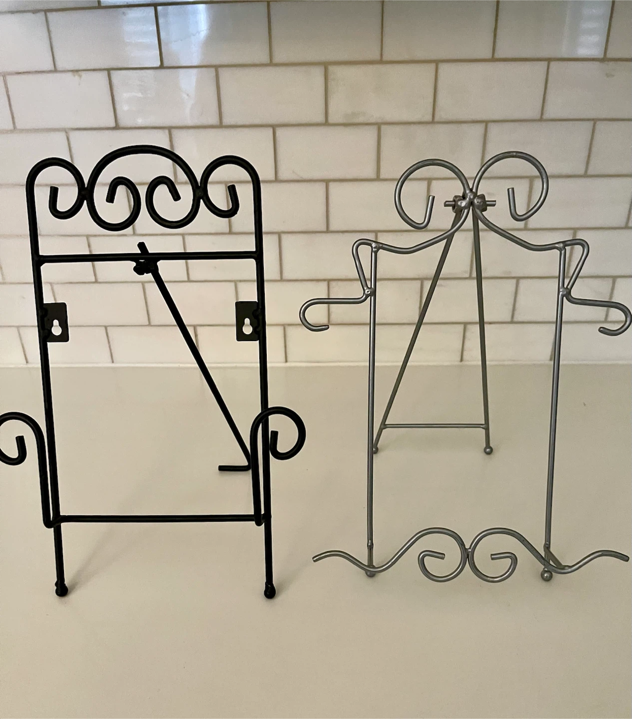 Set of 2 Metal Display Easels