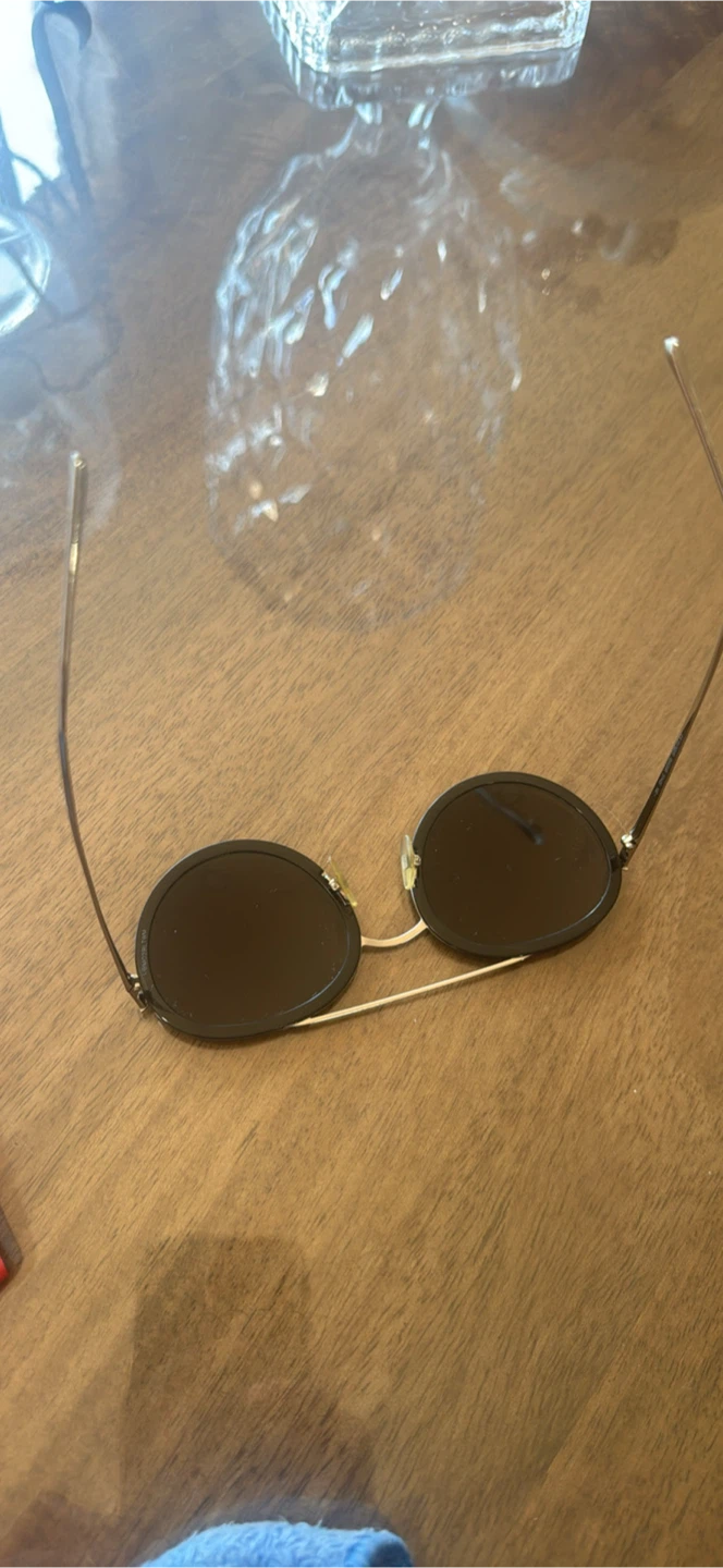 Fendi Sunglasses with Case - photo 5