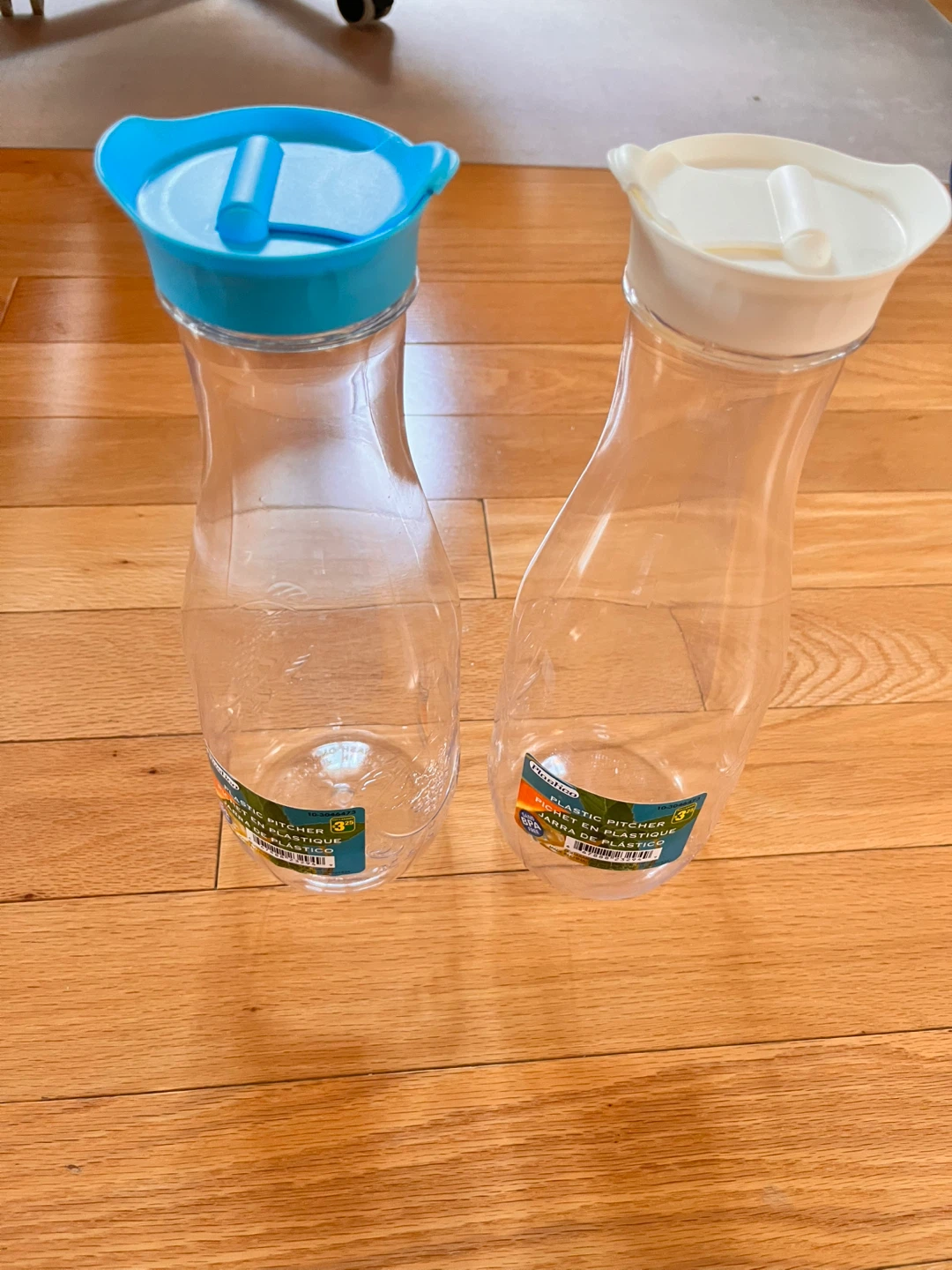 Plastic Pitcher with Lid (Set of 2)