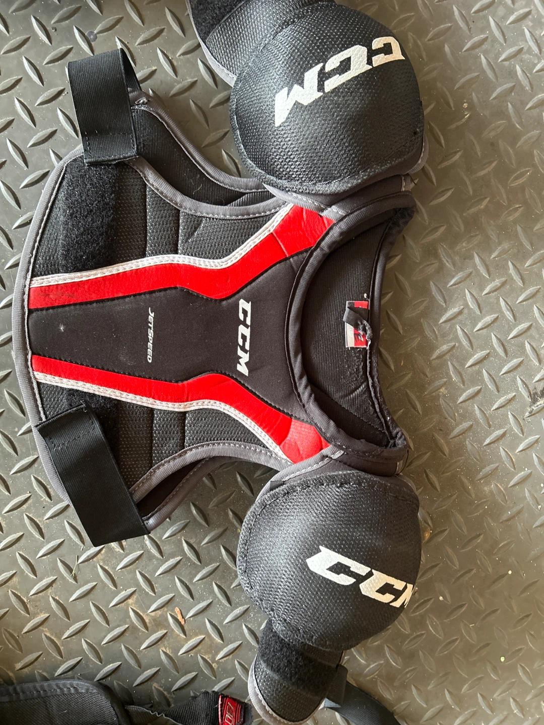 CCM JetSpeed Hockey Shoulder Pads youth large