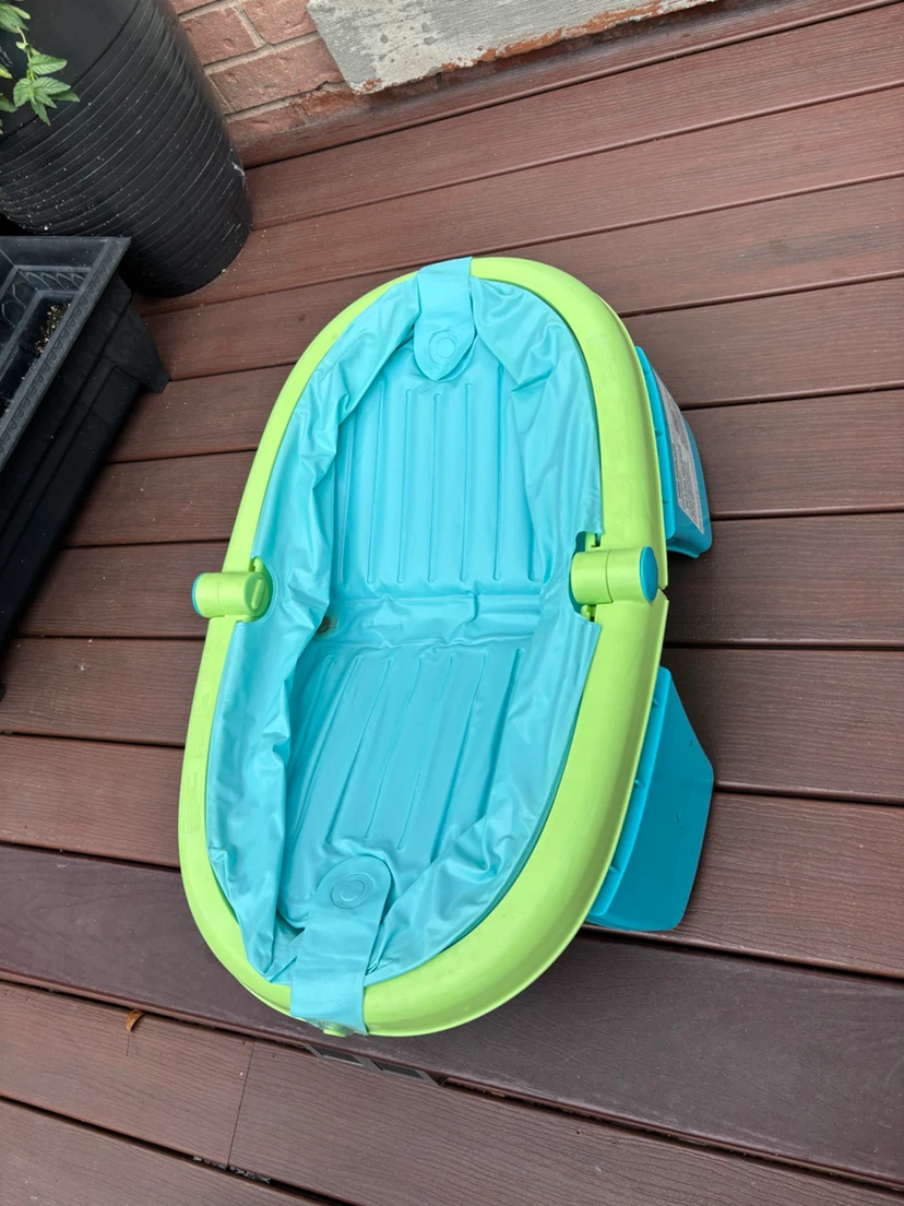 Collapsible Summer Infant Rinse & Grow Bath Tub