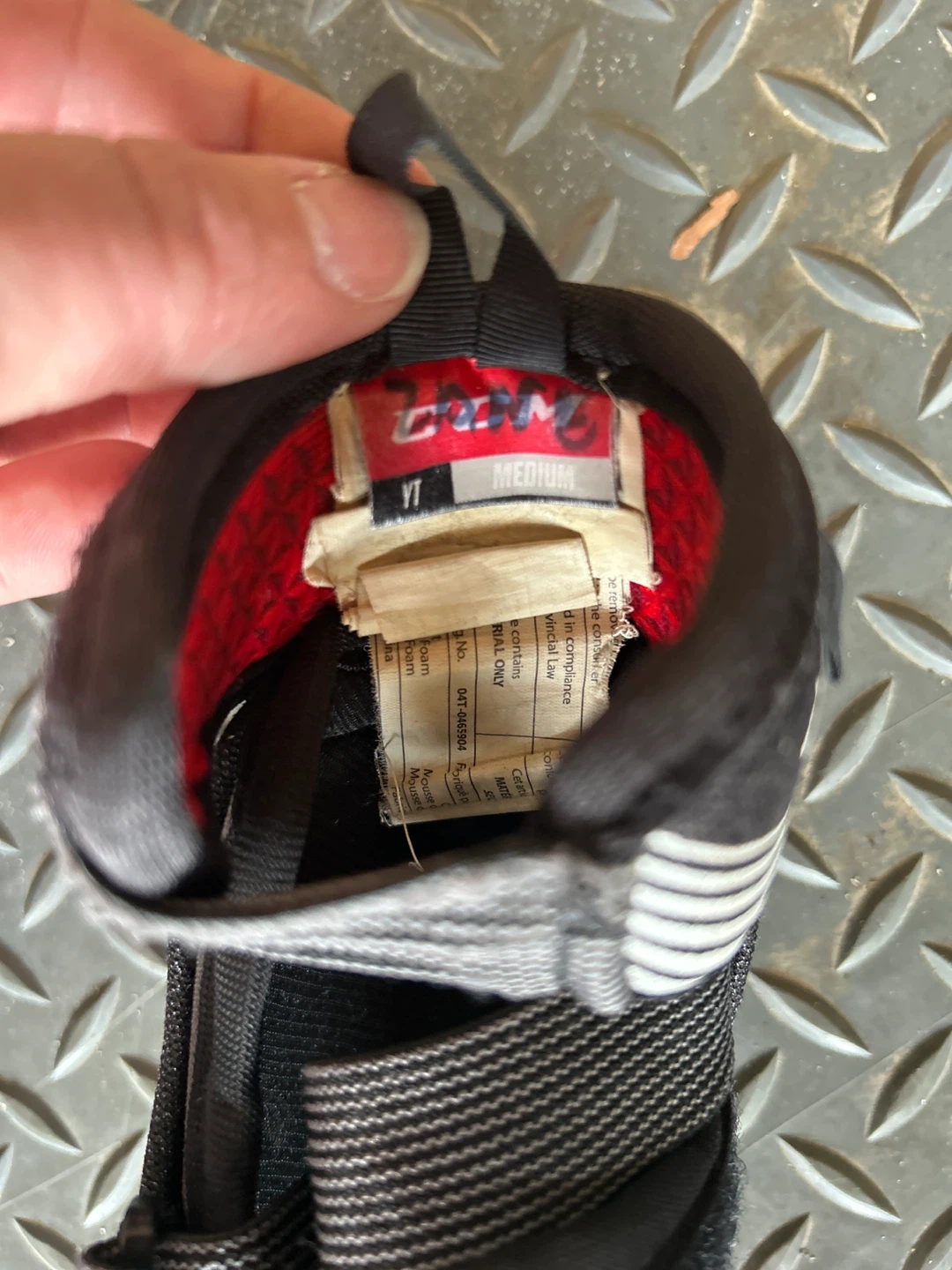 CCM Hockey Elbow Pads -youth med - photo 2