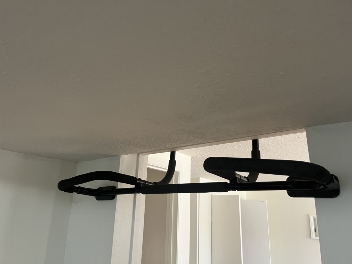 Multi-Gym Elite Doorway Pull-up Bar - photo 2