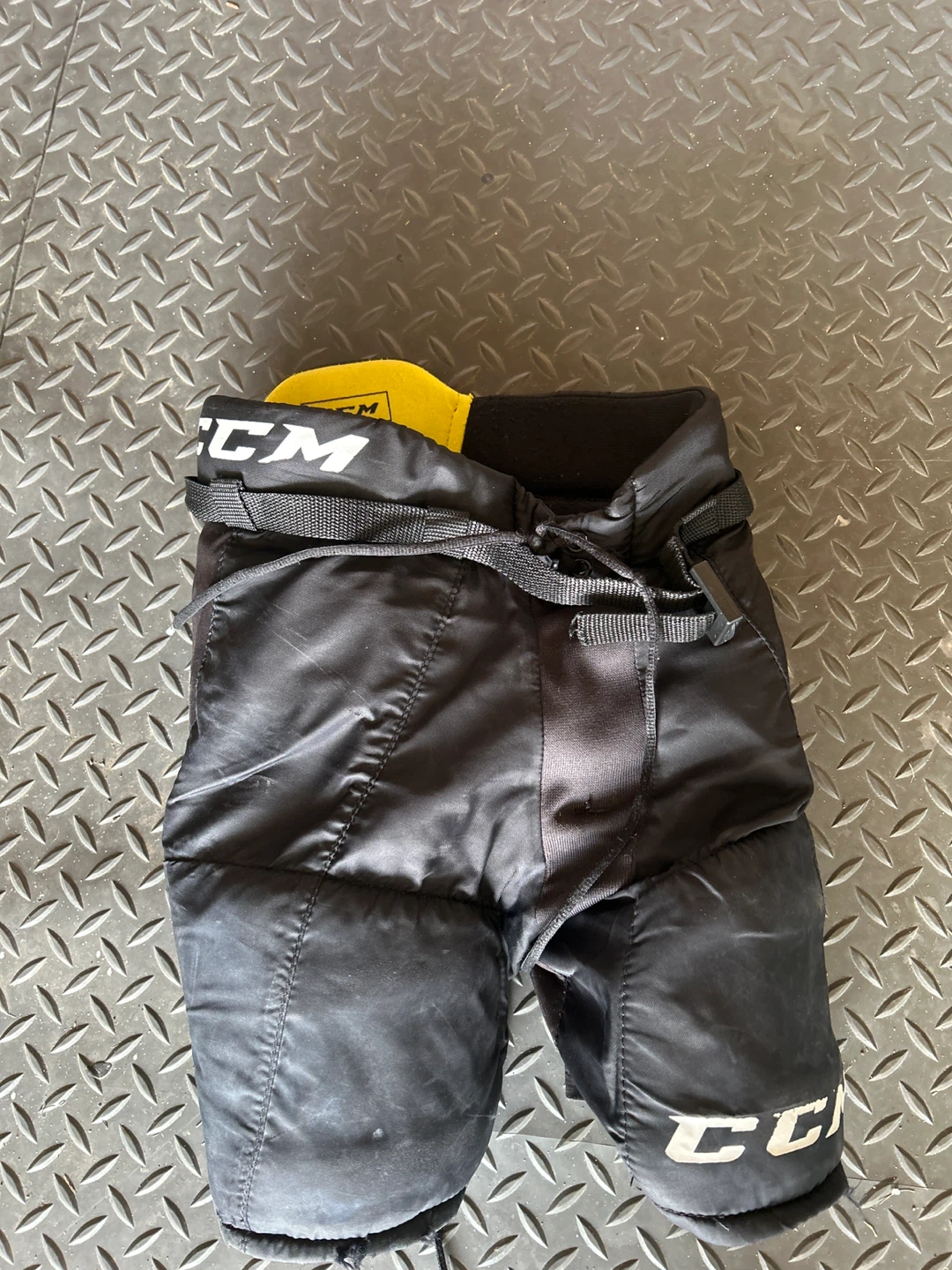 CCM Tacks Hockey Pants - youth Small