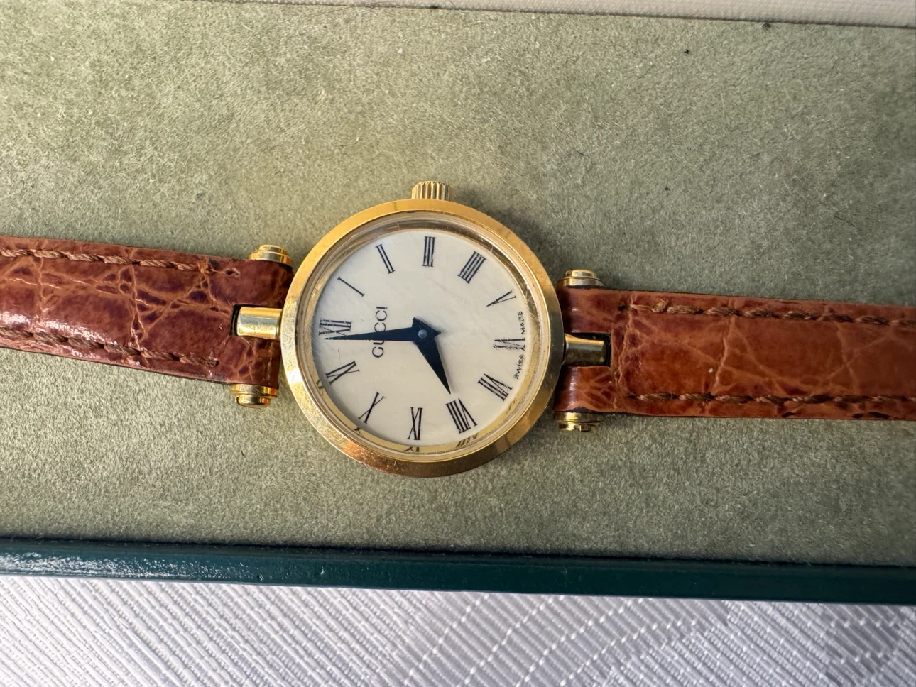 Gucci Ladies Watch 2000L - photo 2