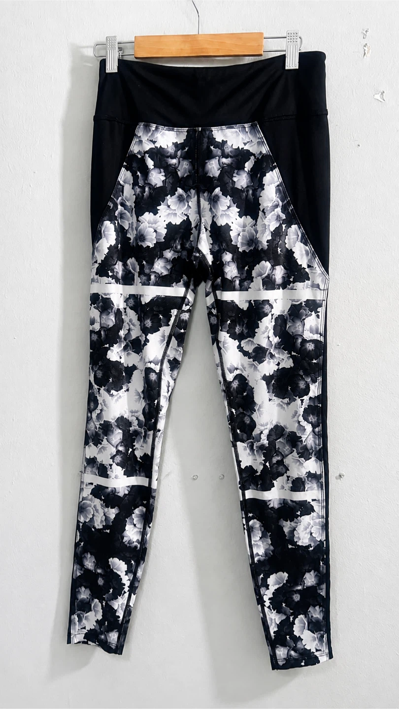 Betsey Johnson Performance Floral Leggings Size S - photo 2