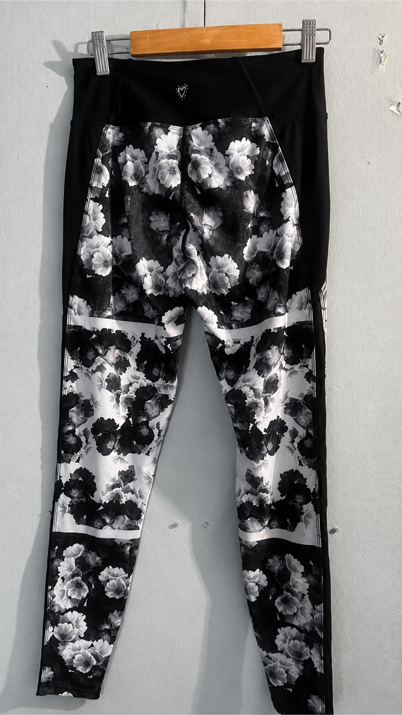 Betsey Johnson Performance Floral Leggings Size S - photo 3
