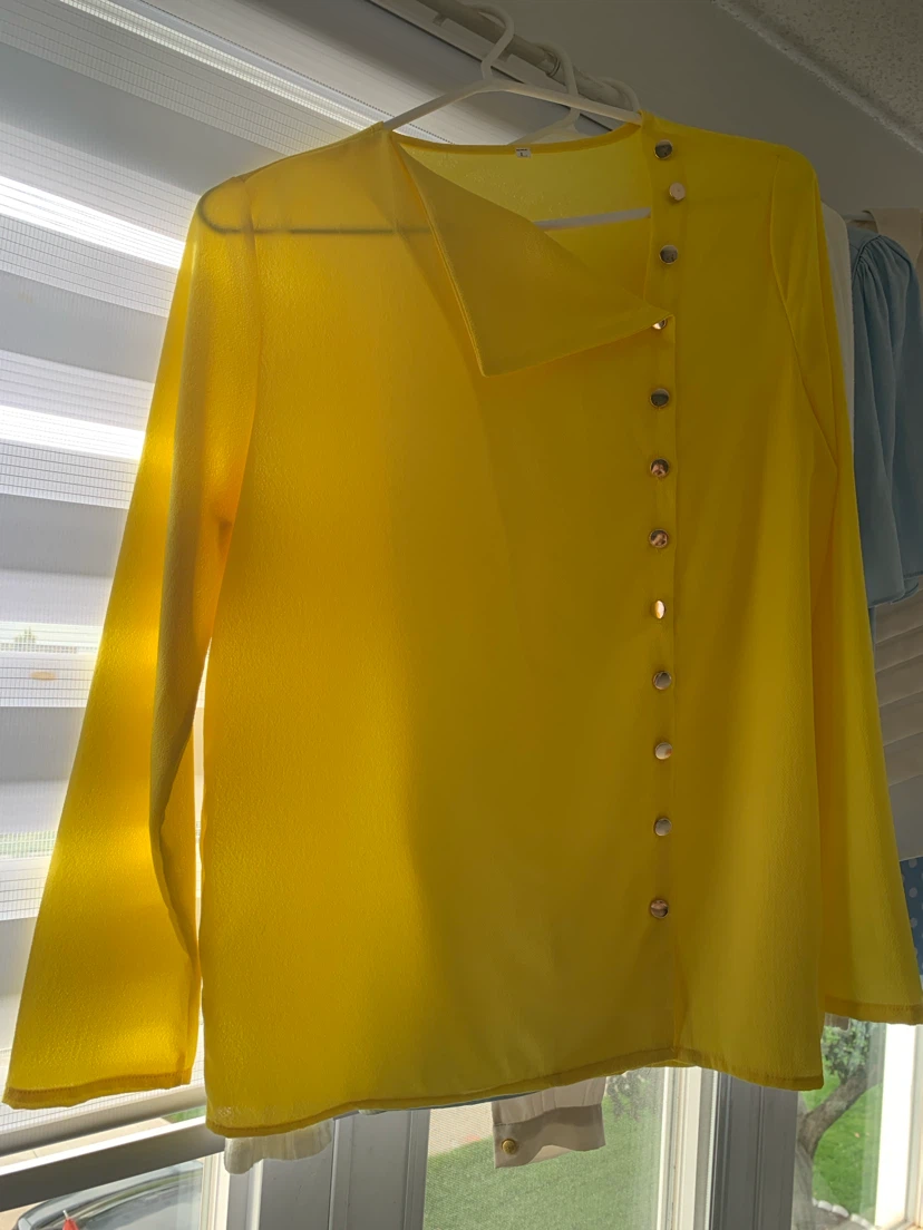 Assorted Women's Tops - photo 3
