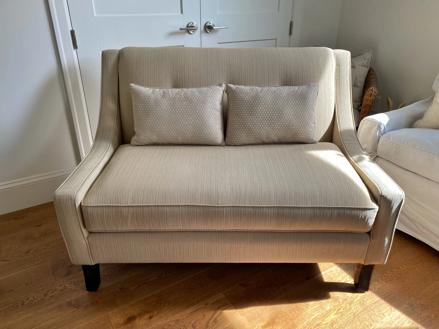 ⭐️Beautiful Custom Casalife Loveseat And Cushions⭐️ - photo 4