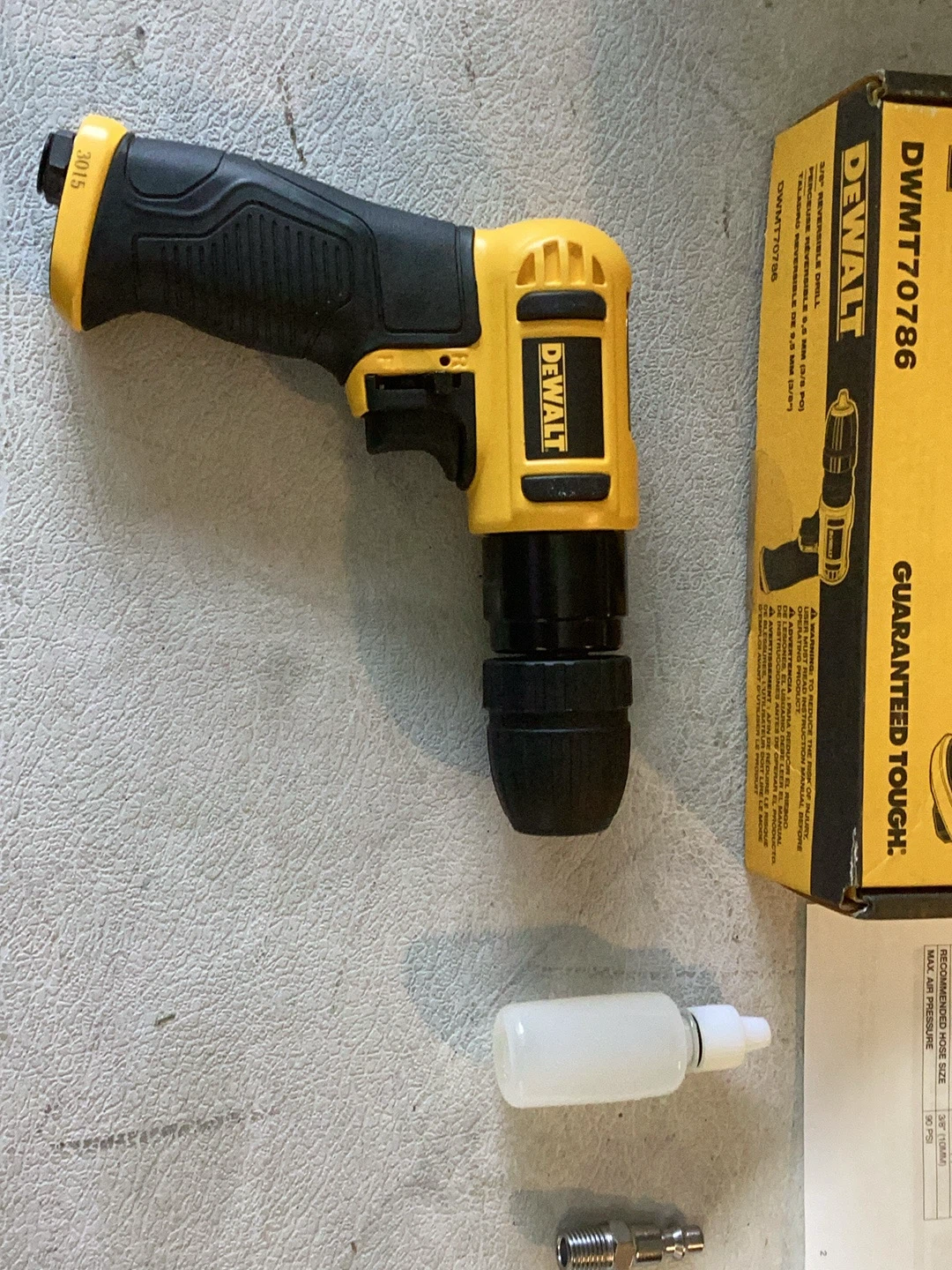 DEWALT DWMT70786 3/8" Air Reversible Drill - photo 4