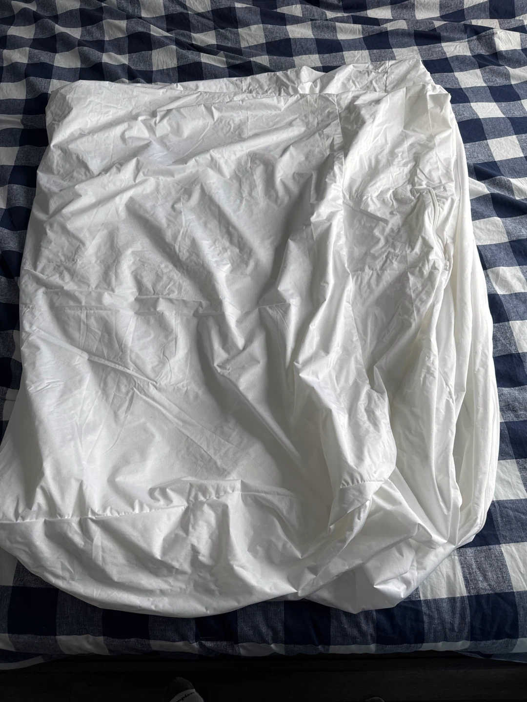 Utopia Bedding Queen Waterproof Mattress Protector