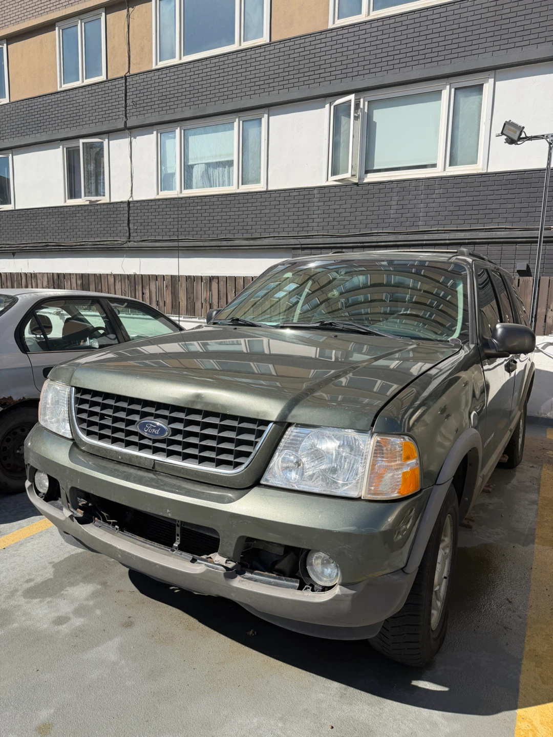2002 Ford Explorer 4.0L – 309,000 km – New Engine – $2,500 OBO - photo 2