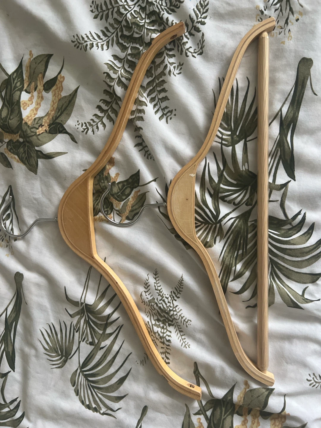 Wooden Hangers - Pack of 15+ - photo 2