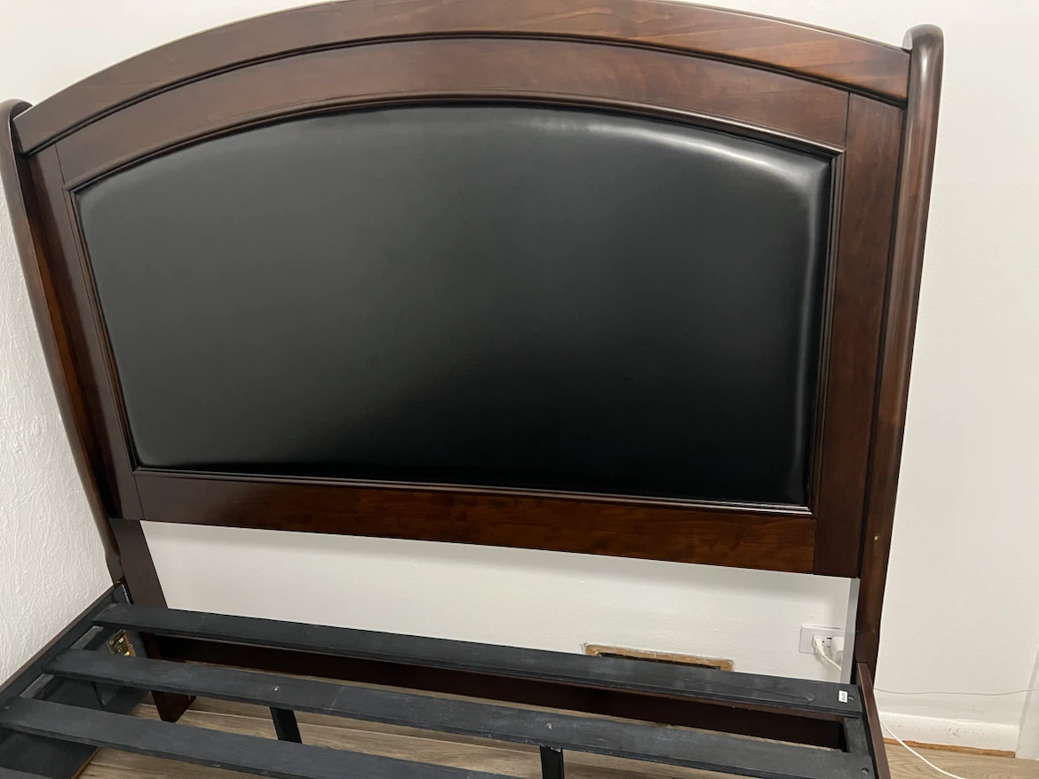 Queen size bed - photo 4
