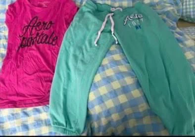 Aeropostale shirt and pants (Like new) (Medium) (Free)