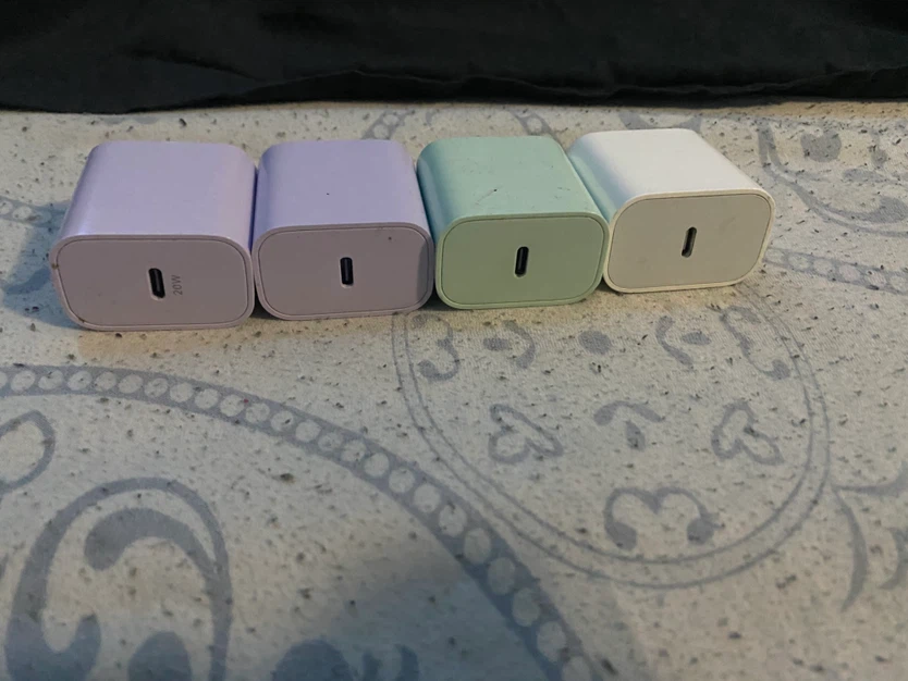 Assorted 20W USB-C Power Adapters - photo 2