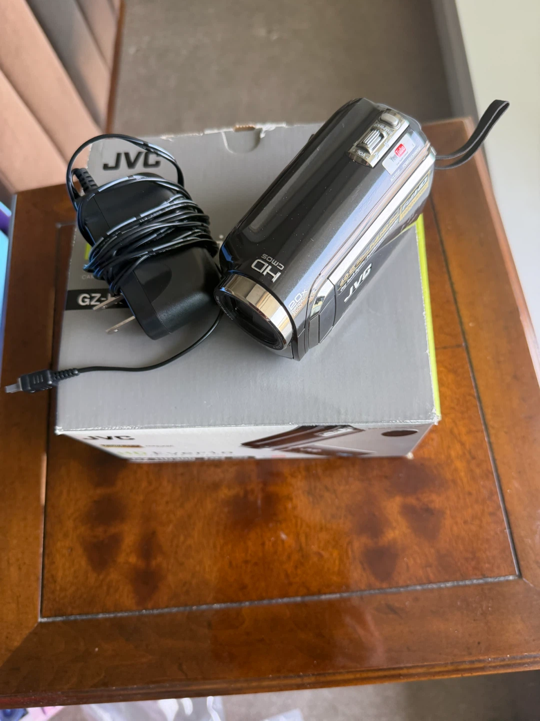 JVC HD Everio GZ-HD300 Camcorder - photo 3