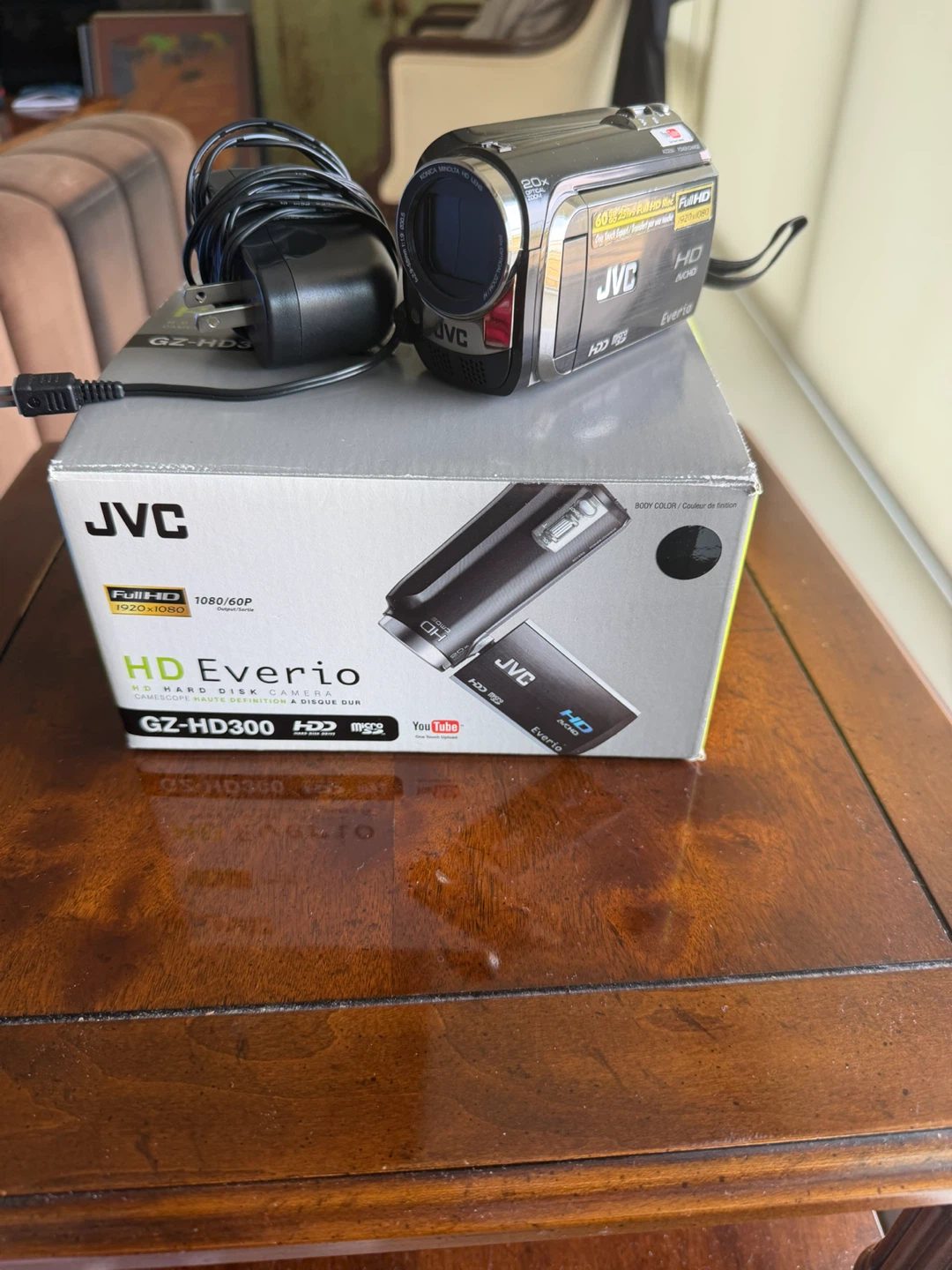 JVC HD Everio GZ-HD300 Camcorder - photo 4