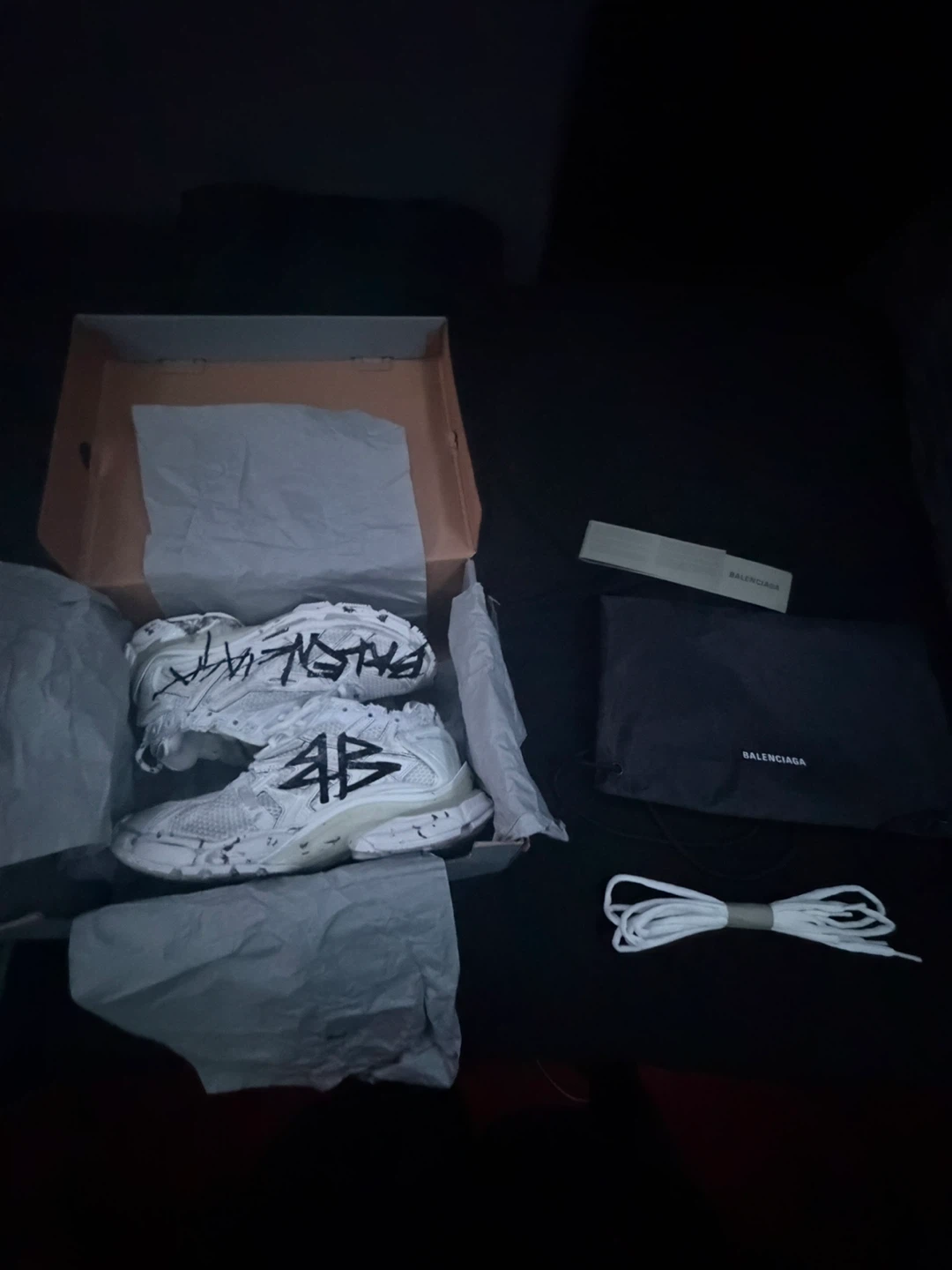 Balenciaga Runners White graffiti - photo 3
